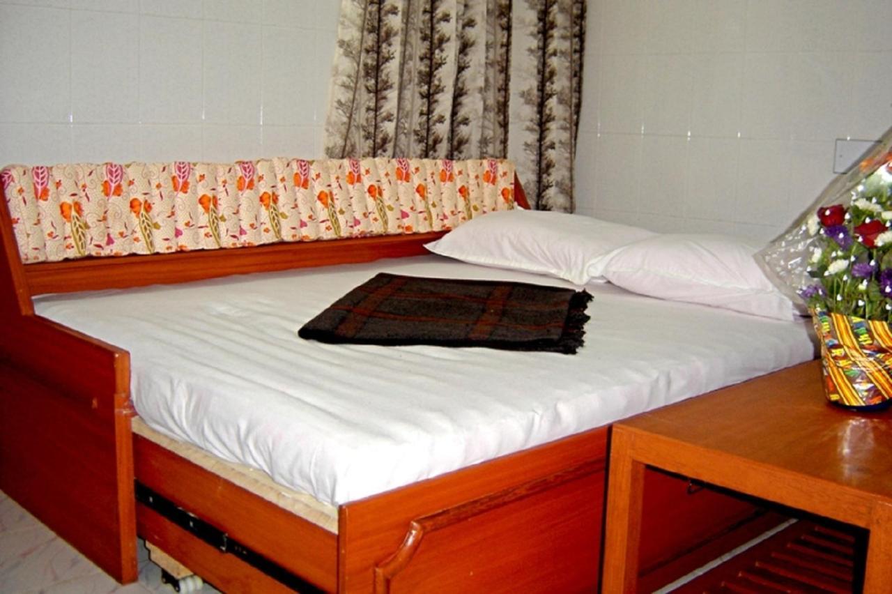 French Guest House Puducherry Buitenkant foto